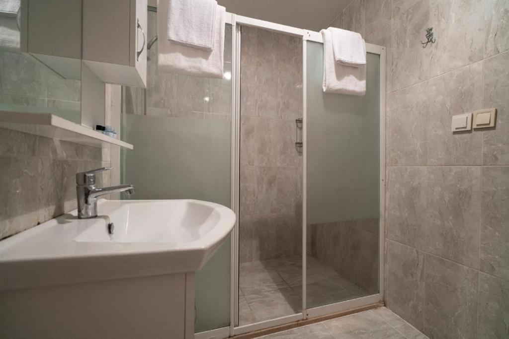 Besiktas Konukevi Hotel 이스탄불 외부 사진
